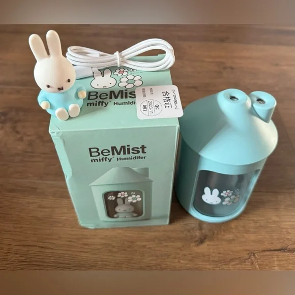 MIFFY-Imported (NWT) Mini Light Blue Humidifier - Picture 1 of 15